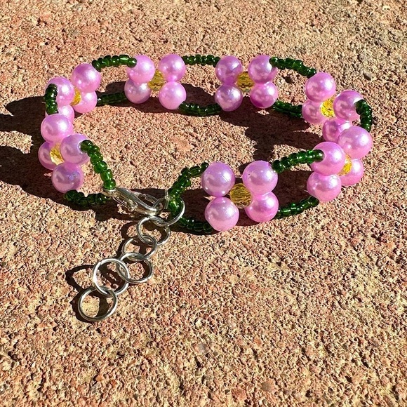 Light Purple Floral Adjustable Bracelet with Silver Accents - Picture 2 of 4